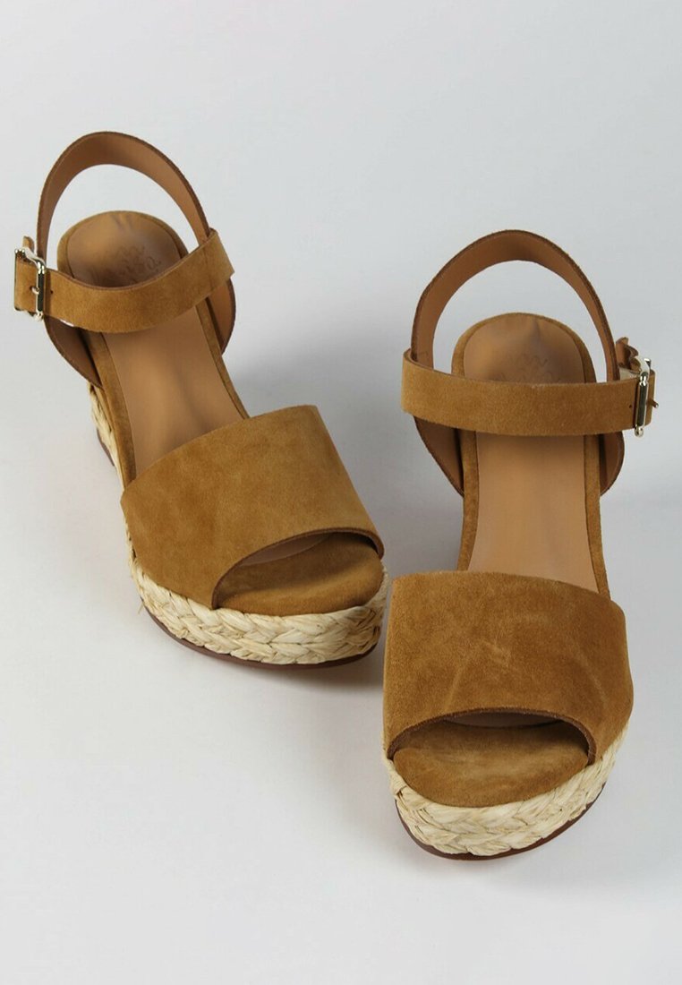 Un Paso Más ESPARTO TRENZADO - Sandalias de cuña - camel - Zalando.es