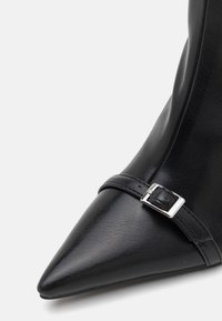 Simmi London PALACE - Zābaki - black