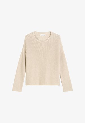 Pull en tricot beige avec un col rond et des manches longues. Texture côtelée sur l'ensemble, avec une étiquette à l'arrière portant le nom de la marque.
