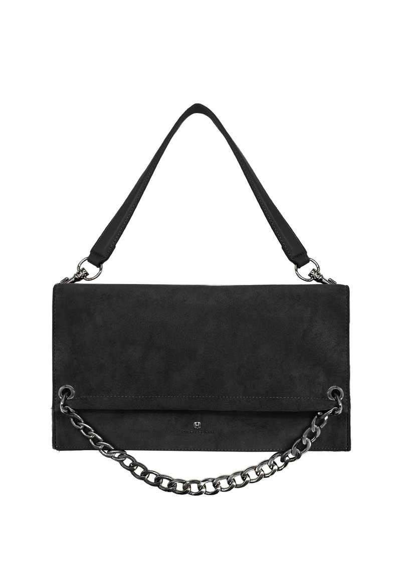 Borsa a tracolla in suede nero con catena, forma rettangolare elegante, superficie liscia e chiusura a patta.