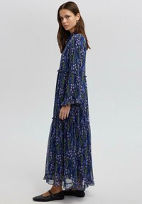 Touché Privé WITH RUFFLES - Robe longue - patterned