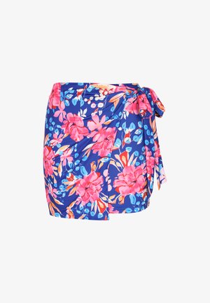 Blauer Wickelrock mit pink-orangefarbenem Blumenmuster, rechts mit Schleife gebunden.