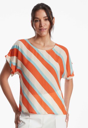 Kurzarmhemd aus glattem Stoff mit diagonalen Streifen in Orange, Blau und Creme; lässige Passform mit Rundhalsausschnitt.