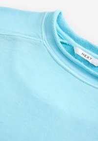 Unselected, blue
