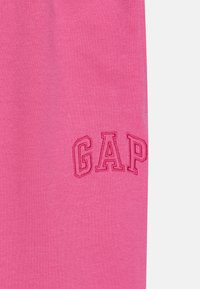 GAP V-WIDE LOGO PANT GIRLS - Treniņtērpa apakšdaļas - happy pink