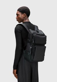 Rains - TRAIL CARGO BACKPACK UNISEX - Tagesrucksack - black Thumbnail-Bild 1