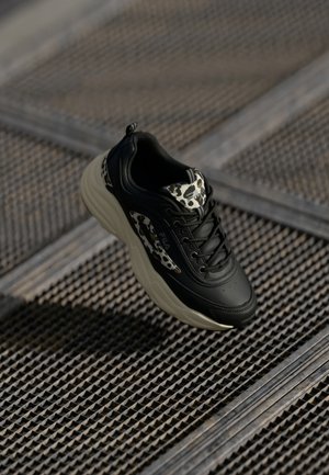 Fila SKYE - Trainers - black