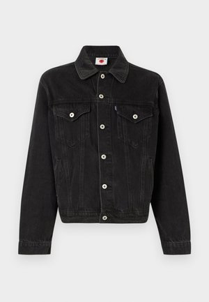 Veste en denim noire avec col, fermeture à boutons et deux poches poitrine. Ornée de ferrures argentées et de coutures visibles. Design classique.