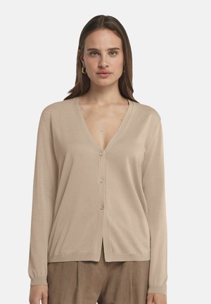 Beige cardigan med V-hals, långa ärmar och knappstängning fram. Mjuk textur, subtila ribbade ärmslut och kantdetaljer.