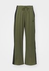 TRACK PANT - Tracksuit bottoms - medium olive/black