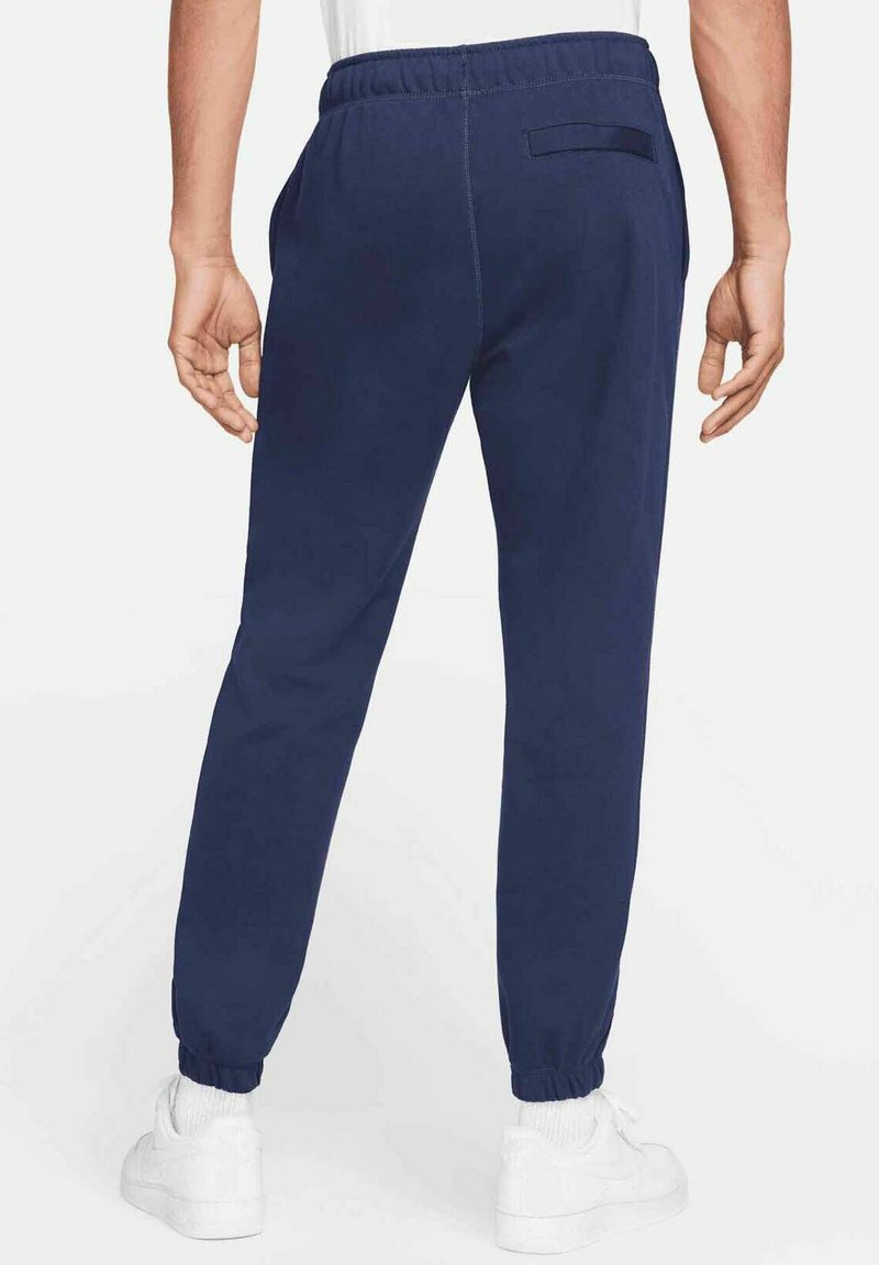 Herren Trainingsanzüge | Nike Sportswear Jogginghose nachtblau/dark-blue denim - GM75249 Herren Trainingsanzüge | Nike Sportswear Jogginghose nachtblau/dark-blue denim - GM75249