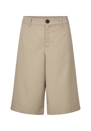 Shorts beige ajustés avec une silhouette droite, dotés d'une fermeture à boutons et d'une fermeture éclair à l'avant, de poches latérales et d'une texture de tissu lisse.