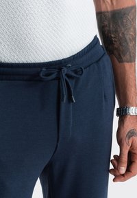 Ombre OM-PACP - Jogginghose - navy blue