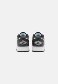 Jordan AIR JORDAN 1 LOW UNISEX - Tenisky - white/black