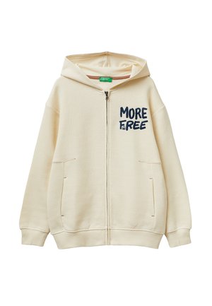 Beige Kapuzenjacke mit Reißverschluss, Kapuze, zwei vorderen Taschen, gerippten Bündchen und dem Schriftzug "MORE FREE" in Marineblau auf der Brust.