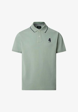 Korte mouwen groenachtige saliegroene polo met zwarte bies op de kraag, twee knopen en het nummer "4" met het merkembleem op de linkerborst.