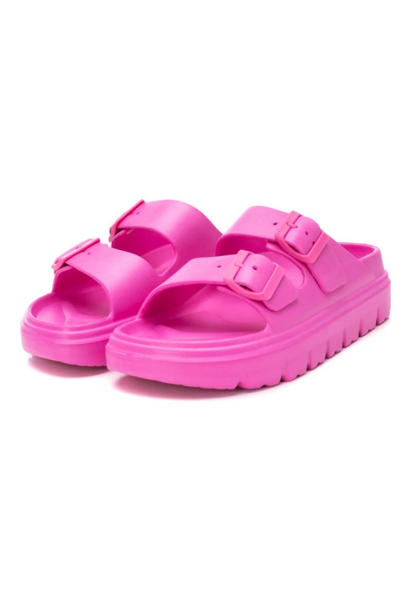 XTI CHANCLA HEBILLAS XTI Sandalias planas fucsia/rosa
