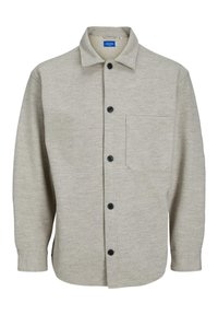 Jasnoszara kurtka-koszula w jodełkę, z ostrym kołnierzem, zapięciem na guziki z przodu oraz jedną kieszenią na piersi z zaokrąglonym brzegiem.