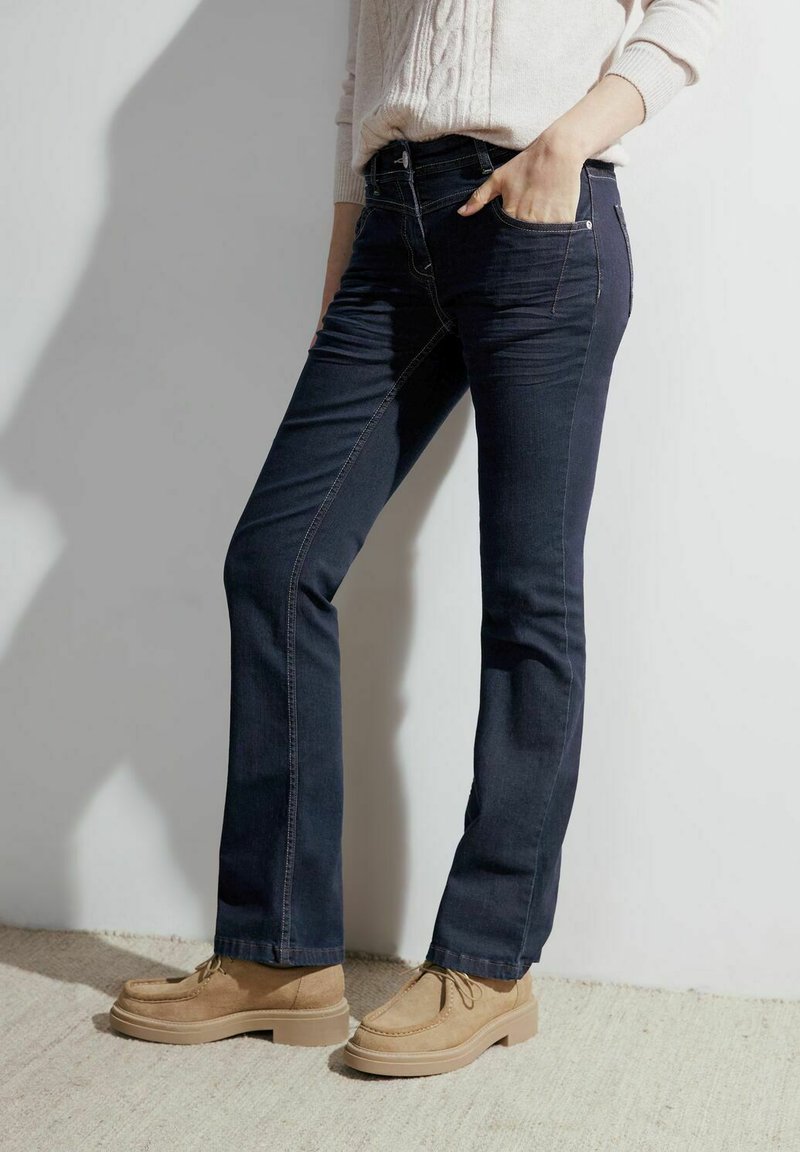 Levi's® 726™ HIGH RISE FLARE - Jeans bootcut - made my day/blu scuro