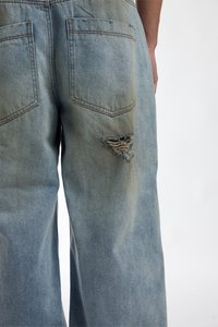 FAVELA KNEE DISTRESSED - Traperice opuštenog kroja - light blue dod black washed