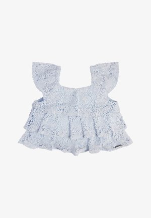 Jasnoniebieska koronkowa bluzka z falbanami na rękawach, wielowarstwowymi falbanami u dołu i kwiatowym wzorem na całej powierzchni. Miękka tekstura, otwarty tył.