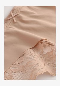 Seleccionado, black white praline nude