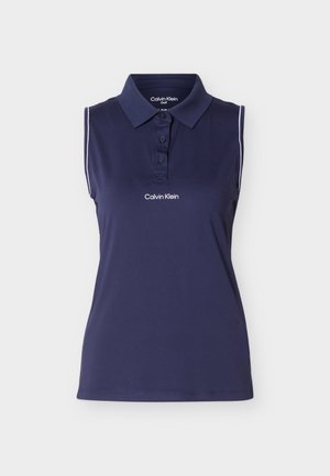 Ärmelloses marineblaues Poloshirt mit drei Knöpfen, weißem Seitenstreifen und "Calvin Klein"-Logo auf der Brust und am Innenseitenkragen.