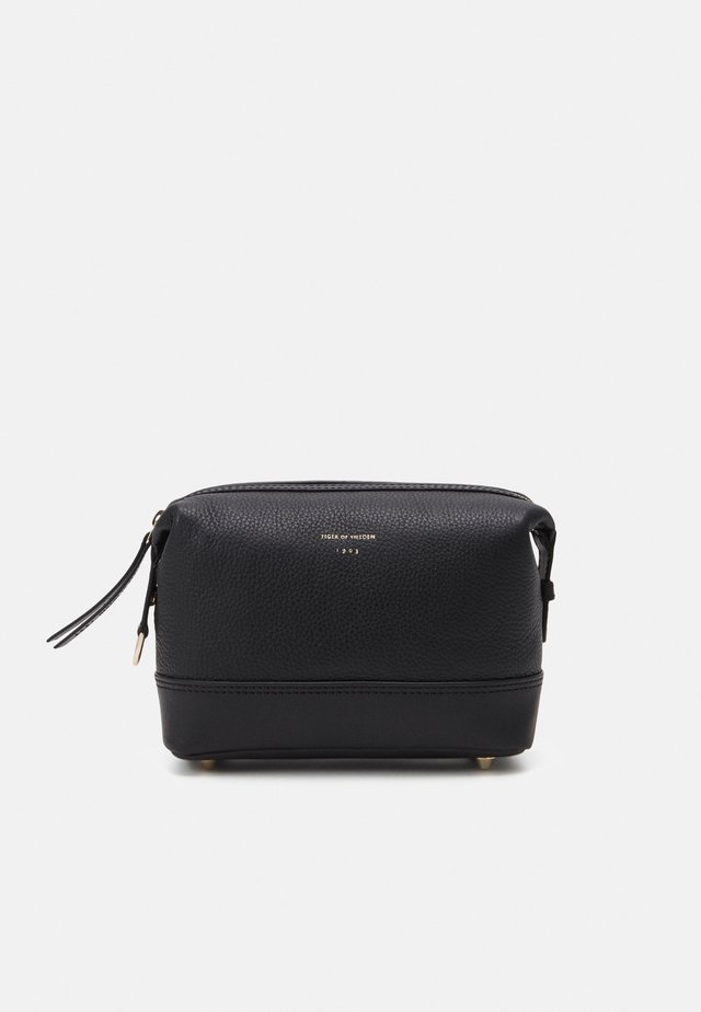 OMBRETT - Neceser - black
