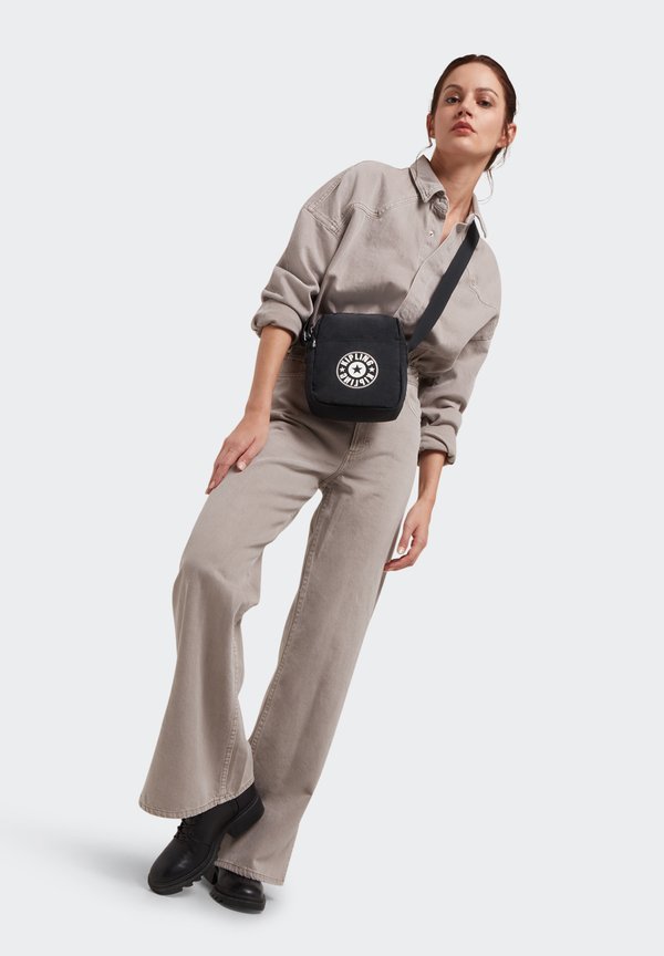 CHAZ CNT - Umhängetasche