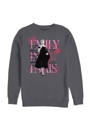 Ciemnoszara bluza z grafiką czarno-białej kobiety w sukience, różowym napisem „Only Paris” oraz czerwonymi, ręcznie pisanymi akcentami w paryskim stylu.