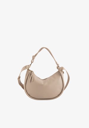Sac à main beige en cuir tressé en forme de croissant avec détail de sangle nouée et tirette de fermeture éclair dorée, équipé de bandoulières ajustables pour porter en travers du corps ou à l'épaule.