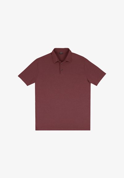 Korte mouwen, kastanjebruin polo shirt met twee knopen en een klassieke kraag, plat neergelegd op een witte achtergrond.