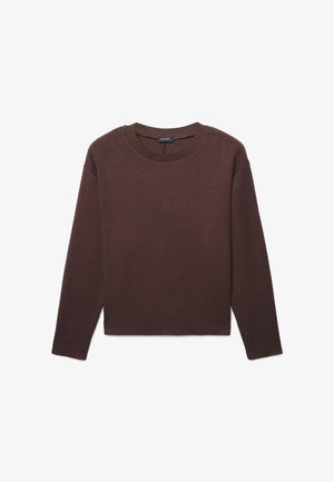 Bordeauxroter Langarm-Pullover aus weichem Strickmaterial. Hat einen Rundhalsausschnitt und überschnittene Schultern sowie einen lockeren, leicht verkürzten Schnitt.