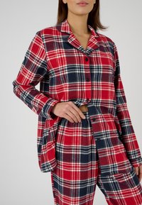 Damart SET - Pigiama - rouge carreaux