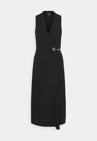 Svart ärmlös klänning med V-ringning, omslagdesign och en guldkedjeaccent vid midjan. Slät tyg med en flödande silhuett.