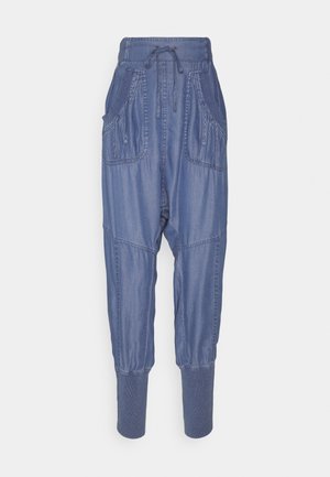 Blå joggingsbukser med høj talje med snøre, store forlommer, netbelagte sidepaneler og ribbet ankelmanchetter.