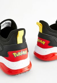 Next POKEMON - Tenisky - black red