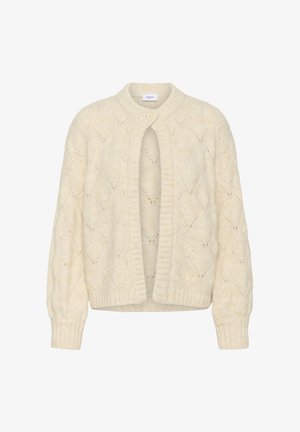 Kremasti pleteni kardigan s uzorkom dijamanta, rebrastim manšetama i ovratnikom te jednim gumbom za zakopčavanje na vratu.