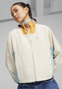 Puma RELAXED FIT  - Spordijakk - alpine snow