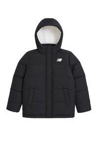 Giacca imbottita nera con cappuccio con bordi bianchi, dotata di zip frontale, due tasche laterali e un piccolo logo bianco sul petto.