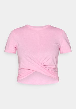 Pink short-sleeve t-shirt made of soft fabric, featuring a twisted knot detail at the front for a gathered effect.
