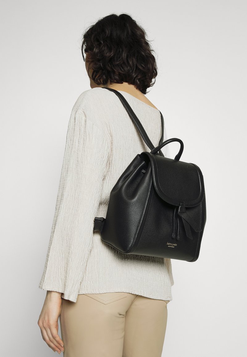 kate spade new york KNOTT PEBBLED MEDIUM FLAP BACKPACK Rucksack black Zalando.ie