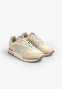 Sneakerit vaaleanruskeakat ja vaaleanvihreät, valmistettu mokasta ja kankaasta, tekstuuripinnalla. Ominaisuuksiin kuuluvat pyöreä kärki, litteät nauhat ja logotyyppimerkintä.