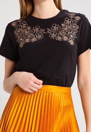 Printtipaita - black