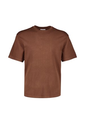 Bruine T-shirt met korte mouwen en ronde hals, met een relaxte pasvorm en eenvoudig ontwerp, getoond op een witte achtergrond.