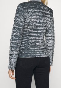 Guess Jeansjacka - black