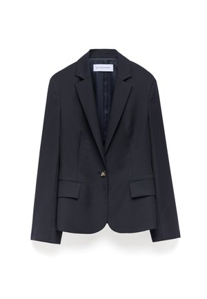Marineblauwe op maat gemaakte blazer met een enkele knoopsluiting, brede revers, twee voorzakken en een gladde binnenvoering. Geglazuurde stof.