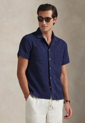 WAFFLE-KNIT COTTON-LINEN CAMP SHIRT - Camicia - newport navy