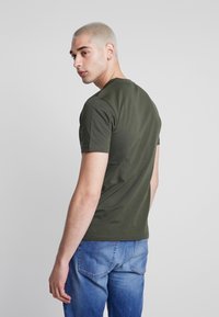 Calvin Klein FRONT LOGO - T-shirt estampada - green