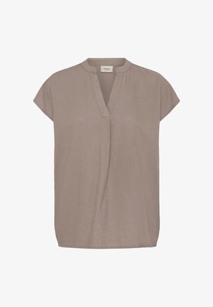 Taupekleurige blouse met korte mouwen, een gesplitste V-hals en een losse pasvorm, gemaakt van lichtgewicht stof.